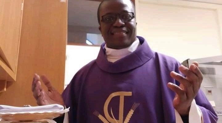 Don Mwamba Chisongo 3 Don Mwamba, una vocación que es fruto de la impagable entrega de los misioneros en África - Sacerdote de Zambia - CARF