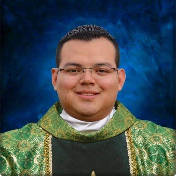 Don Daniel Mejía Fuentes 3 Don Daniel Mejía - sacerdote de la Diócesis de Santa Ana (El Salvador) - Beca de estudios CARF