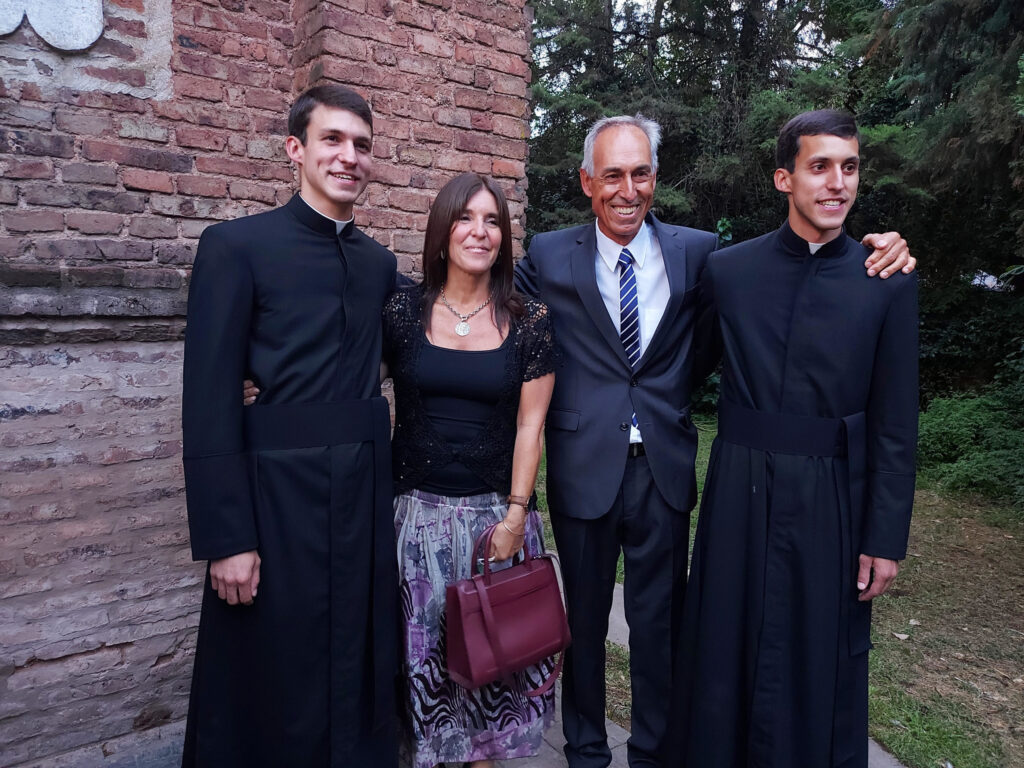 Agustín, religioso de Miles Christi: de “cristiano de domingo” a sacerdote 6 Agustin Segui scaled 1