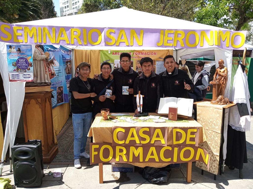 Ser sacerdote en Bolivia, un regalo para los fieles 2 Ser sacerdote en La Paz, un regalo para Bolivia
